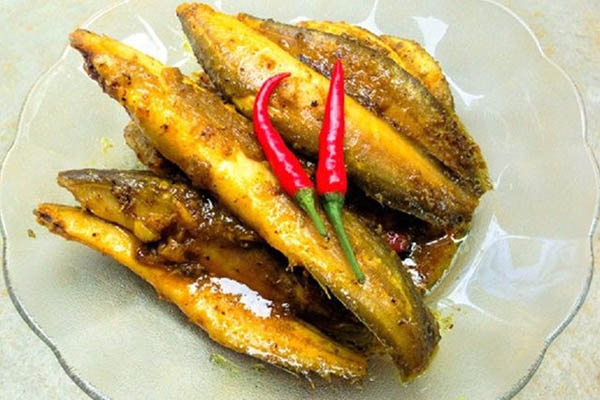 cá chạch kho nghệ