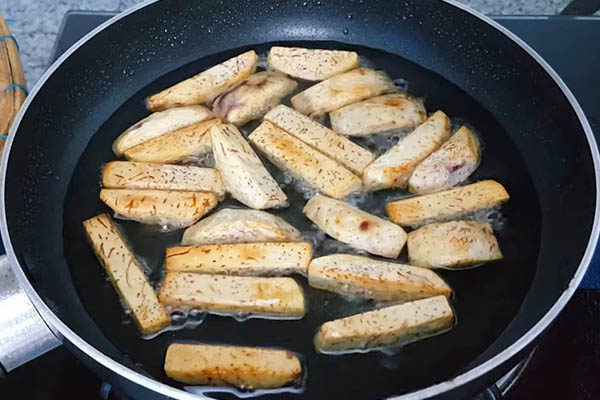 cách chiên khoai môn giòn lâu