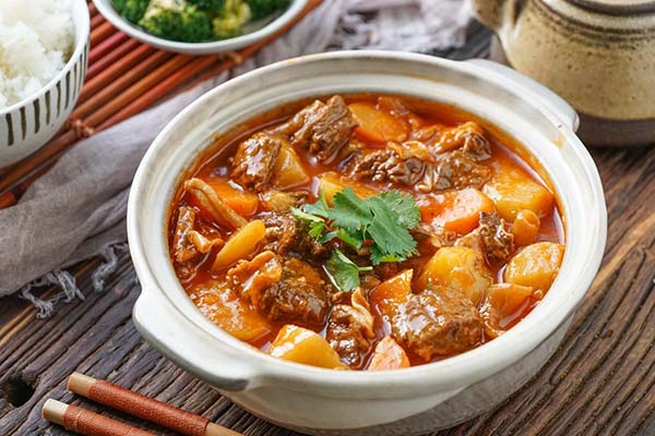 cách làm bắp bò hầm khoai tây cà rốt