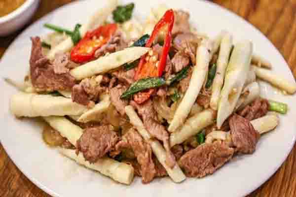 gầu bò xào măng