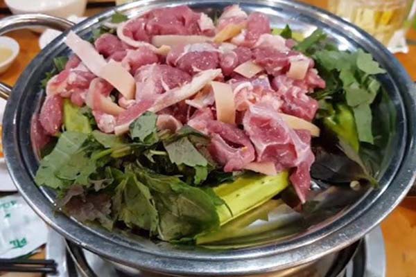 heo rừng hấp lá tía tô