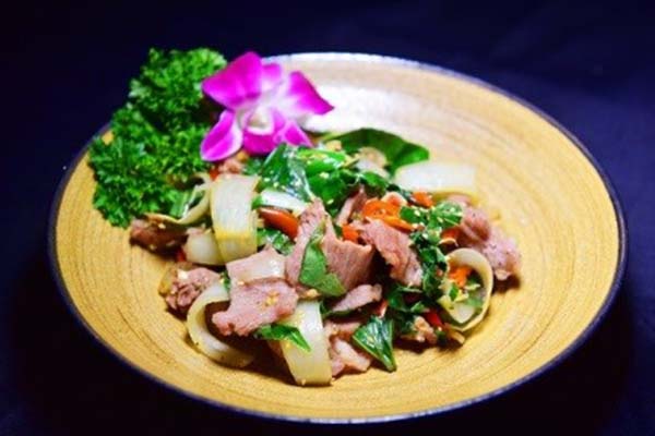 heo rừng xào lá lốt