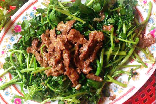 thịt bò xào rau cải xoong