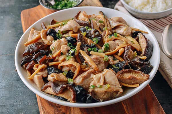 thịt thỏ xào nấm