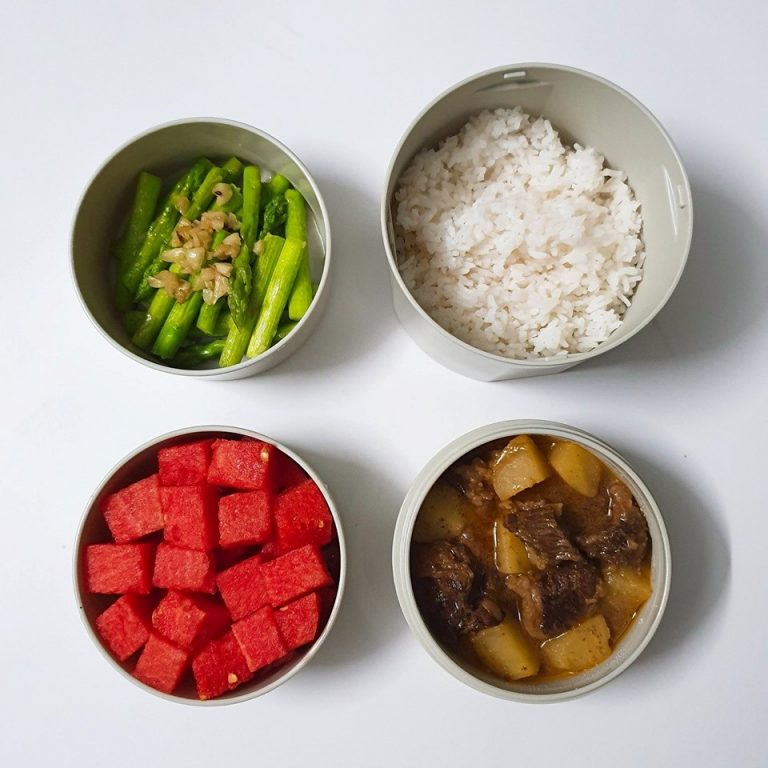 thực đơn cơm văn phòng hàng ngày